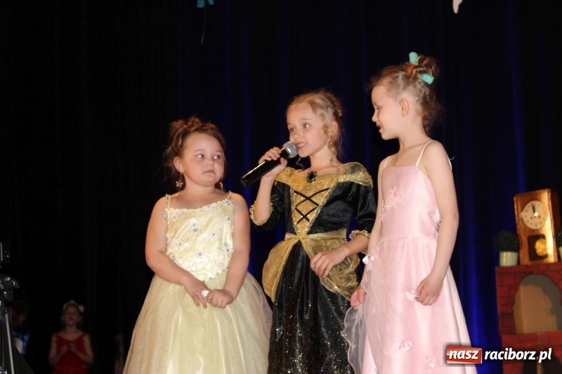 Zdjęcie w galerii na portalu naszraciborz.pl: Tańcz, nie żałuj podłogi, czyli VI Gminny Konkurs Taneczny w Kuźni Raciborskiej wiadomości z regionu