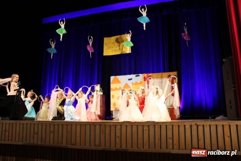 Zdjęcie w galerii na portalu naszraciborz.pl: Tańcz, nie żałuj podłogi, czyli VI Gminny Konkurs Taneczny w Kuźni Raciborskiej wiadomości z regionu