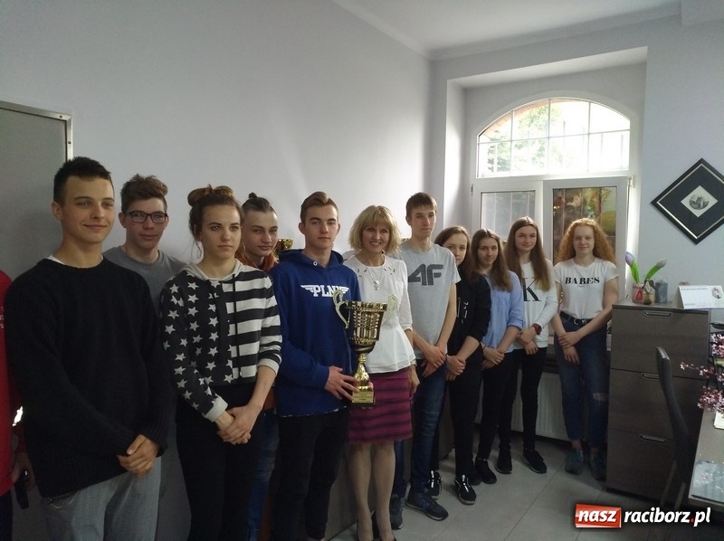 Zdjęcie w galerii na portalu naszraciborz.pl: Pływanie. Drugie miejsce Gimnazjum Mistrzostwa Sportowego w Raciborzu  wiadomości z regionu