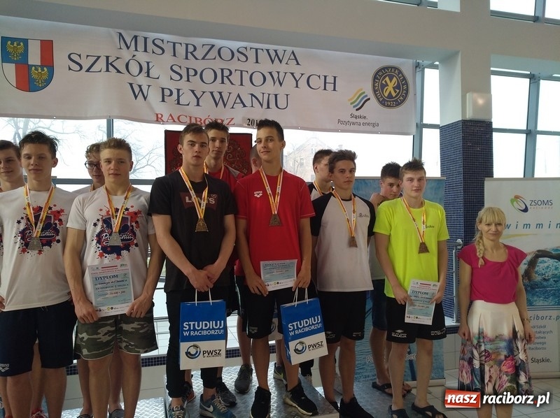 Zdjęcie w galerii na portalu naszraciborz.pl: Pływanie. Drugie miejsce Gimnazjum Mistrzostwa Sportowego w Raciborzu  wiadomości z regionu