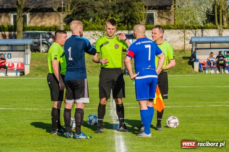 Zdjęcie w galerii na portalu naszraciborz.pl: Samobój ustawił mecz. Gaszowice z Pucharem Polski na szczeblu Podokręgu wiadomości z regionu