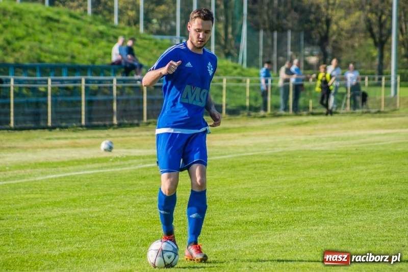 Zdjęcie w galerii na portalu naszraciborz.pl: Samobój ustawił mecz. Gaszowice z Pucharem Polski na szczeblu Podokręgu wiadomości z regionu