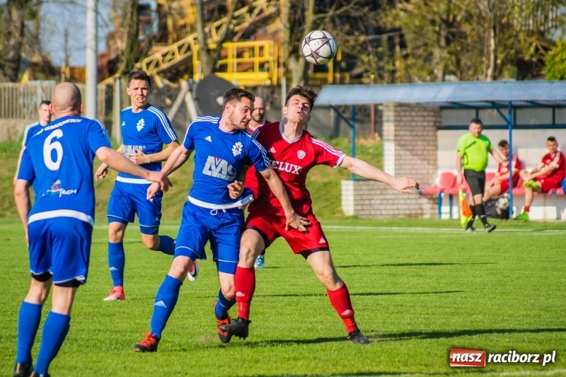 Zdjęcie w galerii na portalu naszraciborz.pl: Samobój ustawił mecz. Gaszowice z Pucharem Polski na szczeblu Podokręgu wiadomości z regionu
