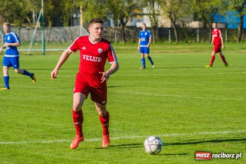 Zdjęcie w galerii na portalu naszraciborz.pl: Samobój ustawił mecz. Gaszowice z Pucharem Polski na szczeblu Podokręgu wiadomości z regionu