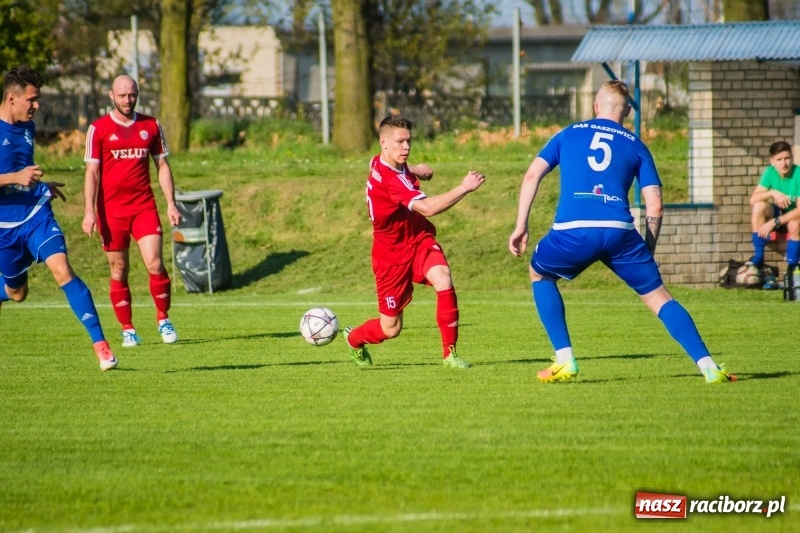 Zdjęcie w galerii na portalu naszraciborz.pl: Samobój ustawił mecz. Gaszowice z Pucharem Polski na szczeblu Podokręgu wiadomości z regionu