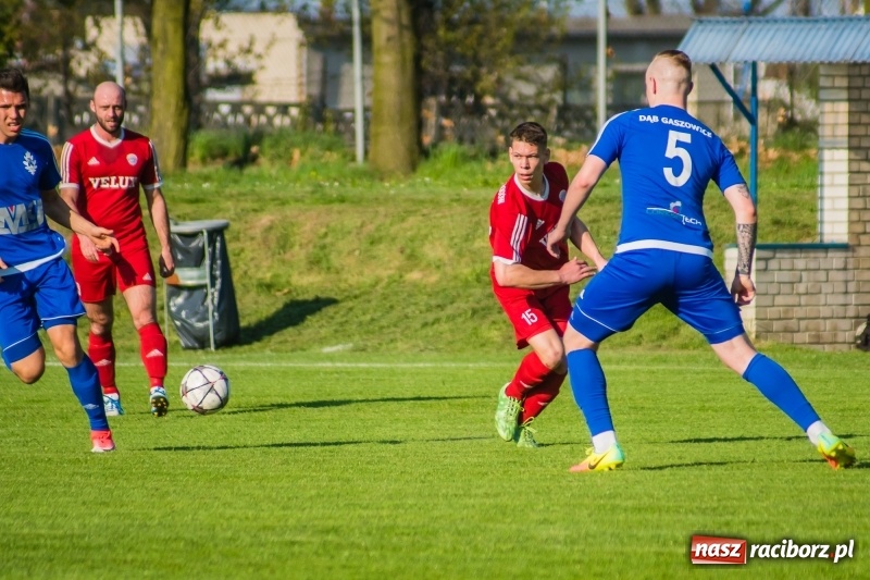 Zdjęcie w galerii na portalu naszraciborz.pl: Samobój ustawił mecz. Gaszowice z Pucharem Polski na szczeblu Podokręgu wiadomości z regionu
