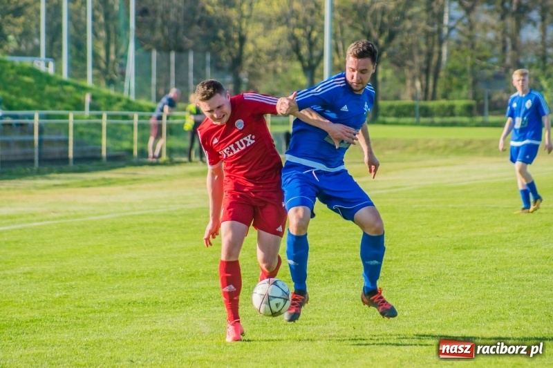 Zdjęcie w galerii na portalu naszraciborz.pl: Samobój ustawił mecz. Gaszowice z Pucharem Polski na szczeblu Podokręgu wiadomości z regionu