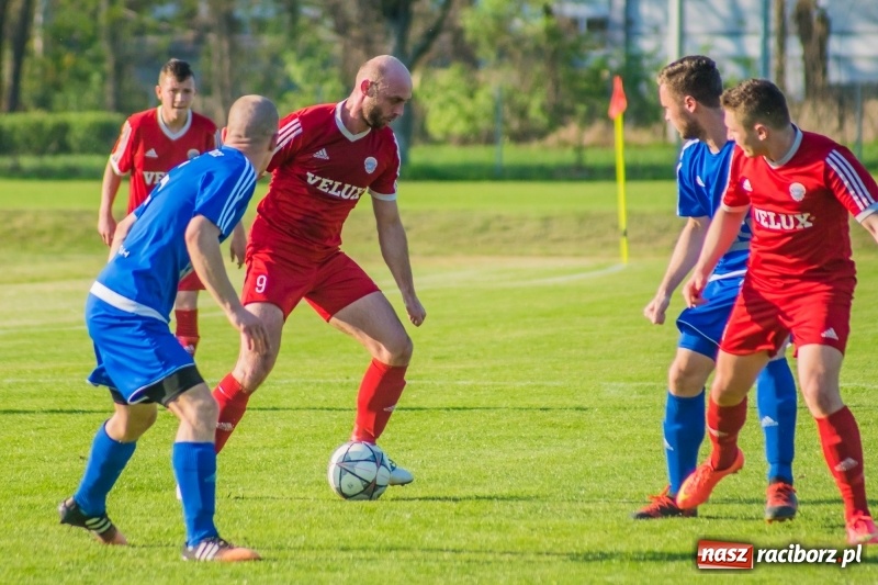 Zdjęcie w galerii na portalu naszraciborz.pl: Samobój ustawił mecz. Gaszowice z Pucharem Polski na szczeblu Podokręgu wiadomości z regionu