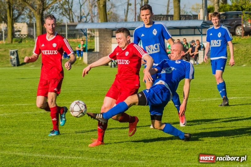 Zdjęcie w galerii na portalu naszraciborz.pl: Samobój ustawił mecz. Gaszowice z Pucharem Polski na szczeblu Podokręgu wiadomości z regionu