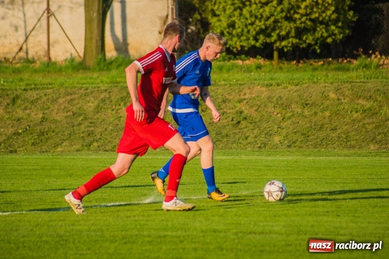 Zdjęcie w galerii na portalu naszraciborz.pl: Samobój ustawił mecz. Gaszowice z Pucharem Polski na szczeblu Podokręgu wiadomości z regionu