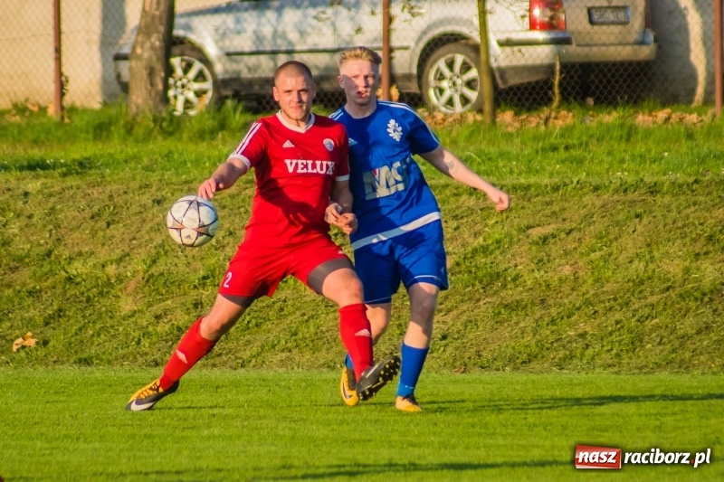Zdjęcie w galerii na portalu naszraciborz.pl: Samobój ustawił mecz. Gaszowice z Pucharem Polski na szczeblu Podokręgu wiadomości z regionu