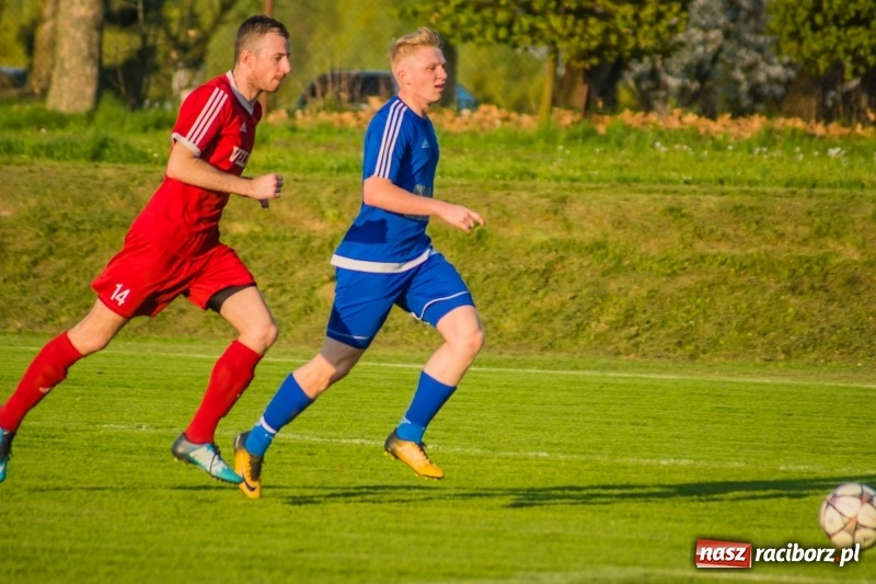 Zdjęcie w galerii na portalu naszraciborz.pl: Samobój ustawił mecz. Gaszowice z Pucharem Polski na szczeblu Podokręgu wiadomości z regionu