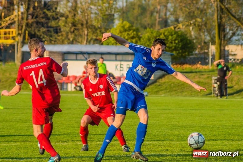 Zdjęcie w galerii na portalu naszraciborz.pl: Samobój ustawił mecz. Gaszowice z Pucharem Polski na szczeblu Podokręgu wiadomości z regionu