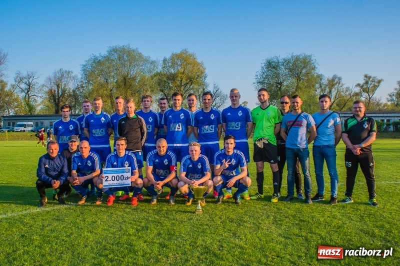 Zdjęcie w galerii na portalu naszraciborz.pl: Samobój ustawił mecz. Gaszowice z Pucharem Polski na szczeblu Podokręgu wiadomości z regionu