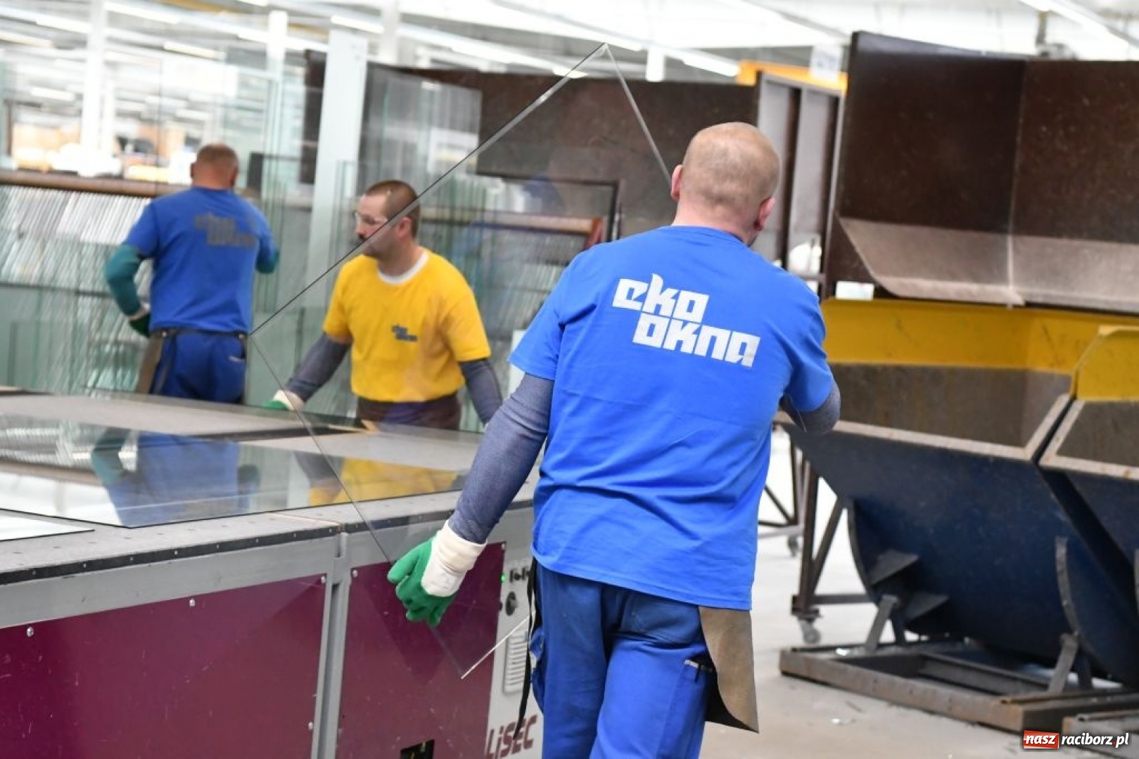 Zdjęcie w galerii na portalu naszraciborz.pl: Eko-Okna S.A. rozbudowują dział szyb zespolonych. Firma poszukuje pracowników wiadomości z regionu
