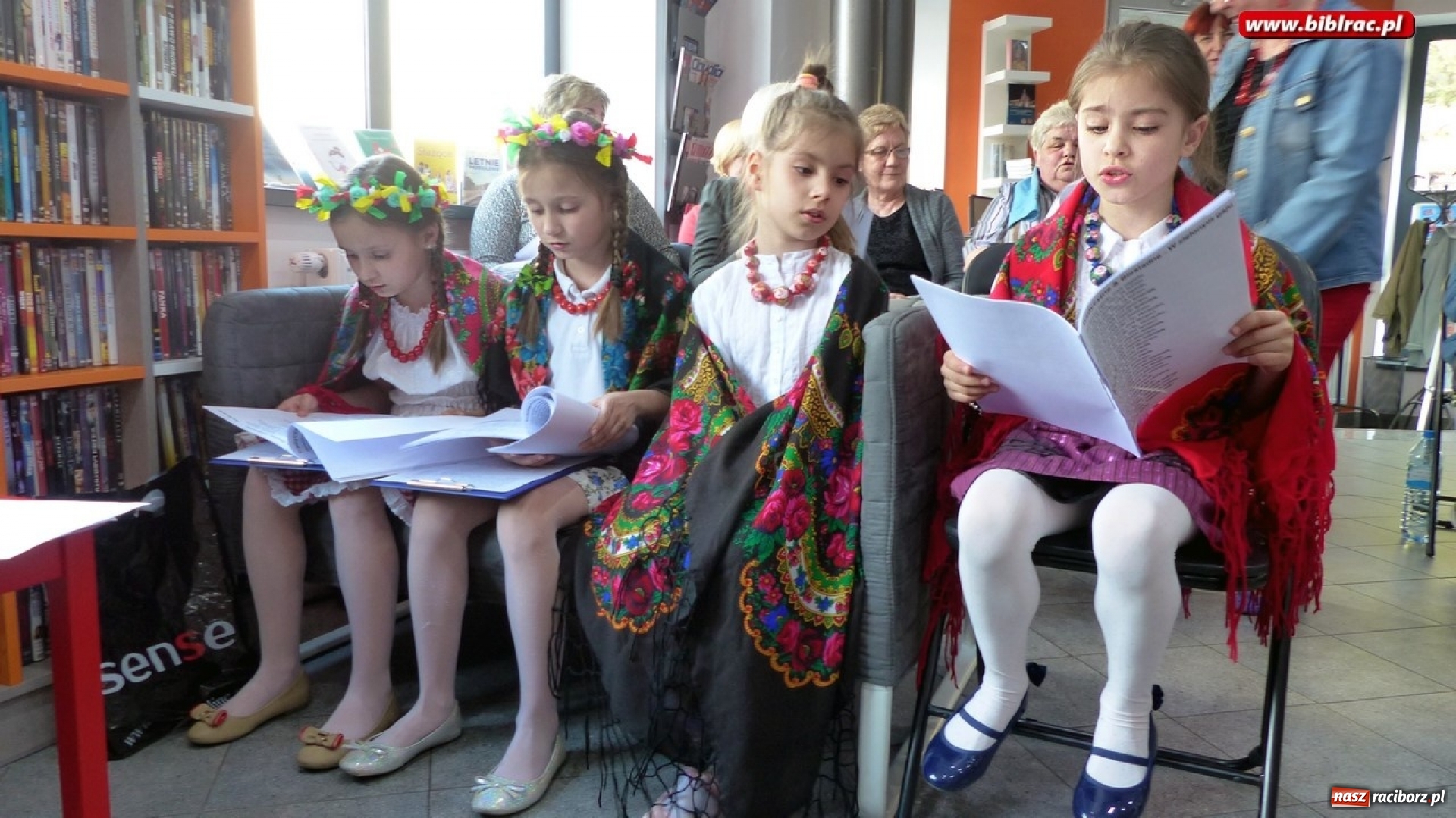 Zdjęcie w galerii na portalu naszraciborz.pl: Na ludowo w Klubie Przyjaciół Biblioteki na Ostrogu wiadomości z regionu