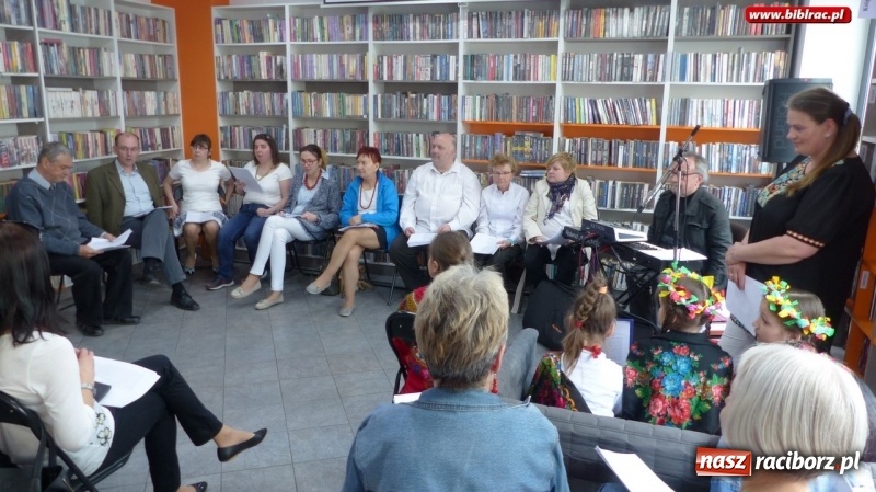 Zdjęcie w galerii na portalu naszraciborz.pl: Na ludowo w Klubie Przyjaciół Biblioteki na Ostrogu wiadomości z regionu
