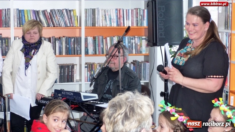 Zdjęcie w galerii na portalu naszraciborz.pl: Na ludowo w Klubie Przyjaciół Biblioteki na Ostrogu wiadomości z regionu