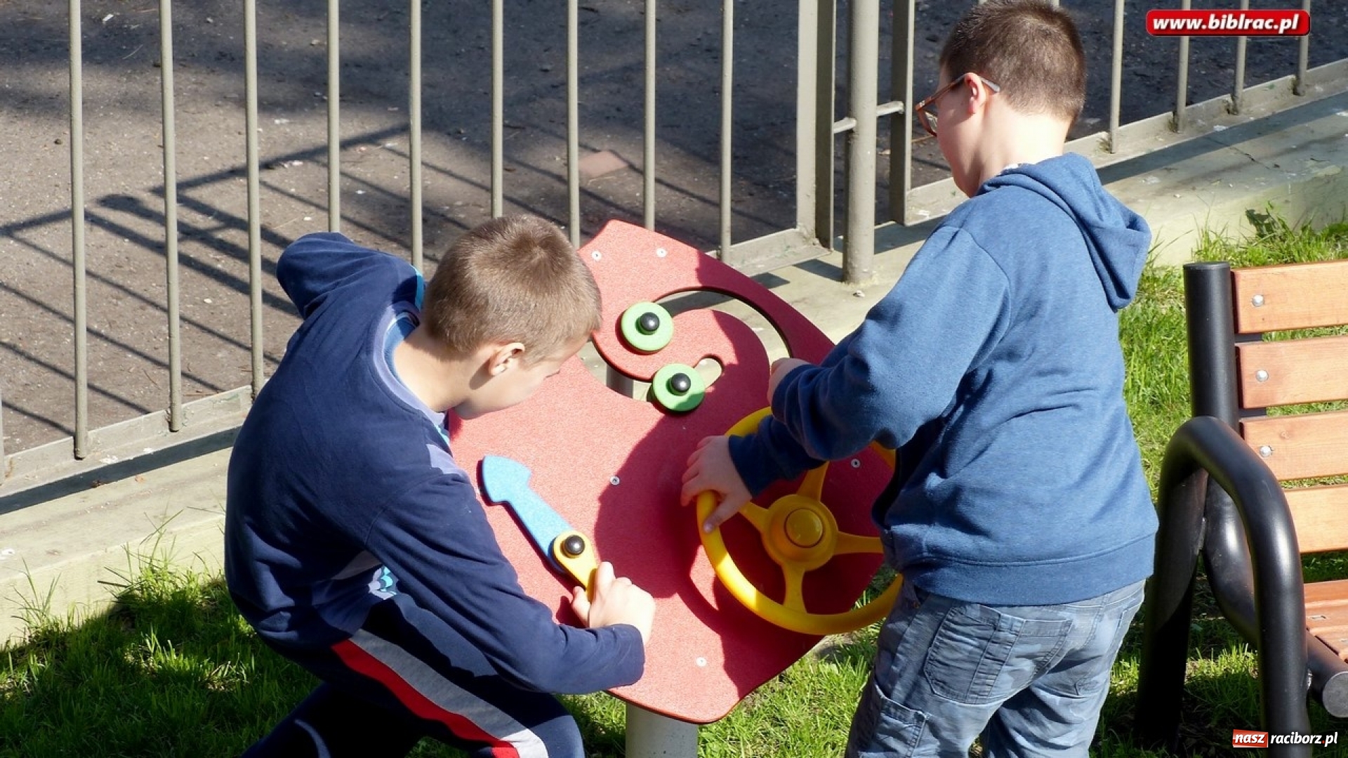 Zdjęcie w galerii na portalu naszraciborz.pl: Słodka lekcja w Zaczytanym Ogrodzie wiadomości z regionu