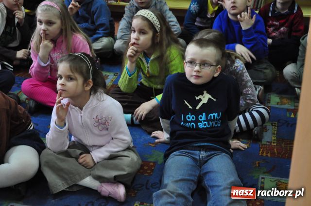 Zdjęcie w galerii na portalu naszraciborz.pl: O Fasolce, Kropelce i Ćmie... wiadomości z regionu