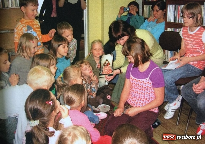 Zdjęcie w galerii na portalu naszraciborz.pl: Nowy cykl raciborskiej książnicy. Poznaj filię na Ostrogu wiadomości z regionu