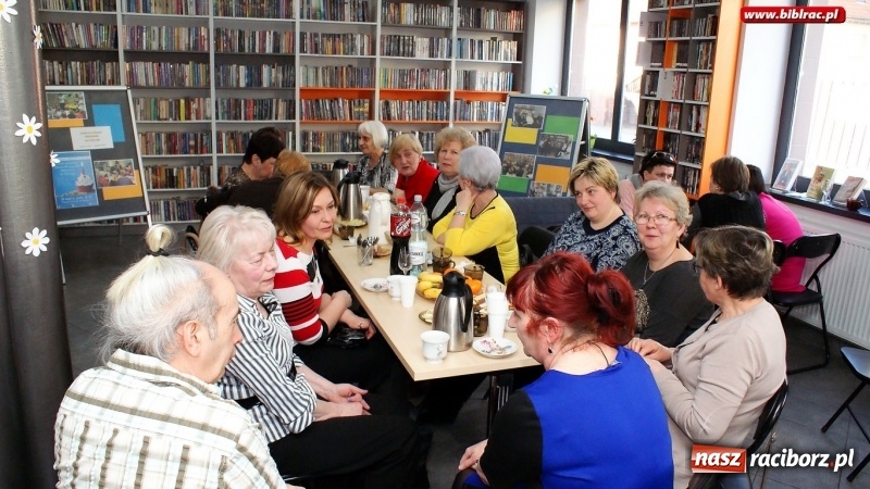Zdjęcie w galerii na portalu naszraciborz.pl: Nowy cykl raciborskiej książnicy. Poznaj filię na Ostrogu wiadomości z regionu