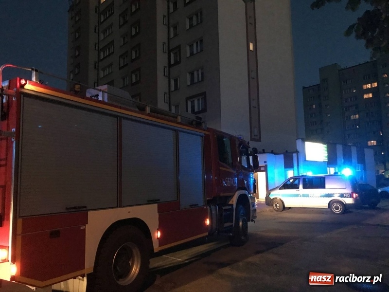 Zdjęcie w galerii na portalu naszraciborz.pl: Przy Słowackiego rozpoczęli sezon grillowy... na dachu wieżowca FOTO i WIDEO wiadomości z regionu