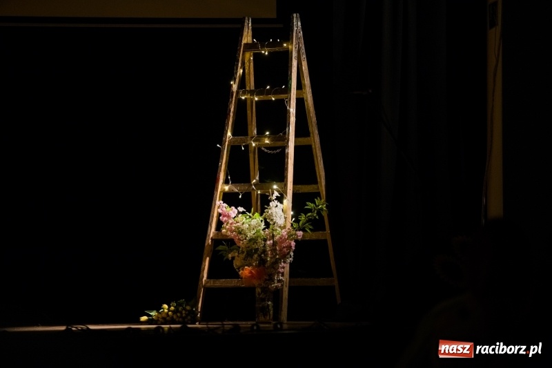 Zdjęcie w galerii na portalu naszraciborz.pl: Na wiosenną nutę w Młodzieżowym Domu Kultury w Raciborzu wiadomości z regionu