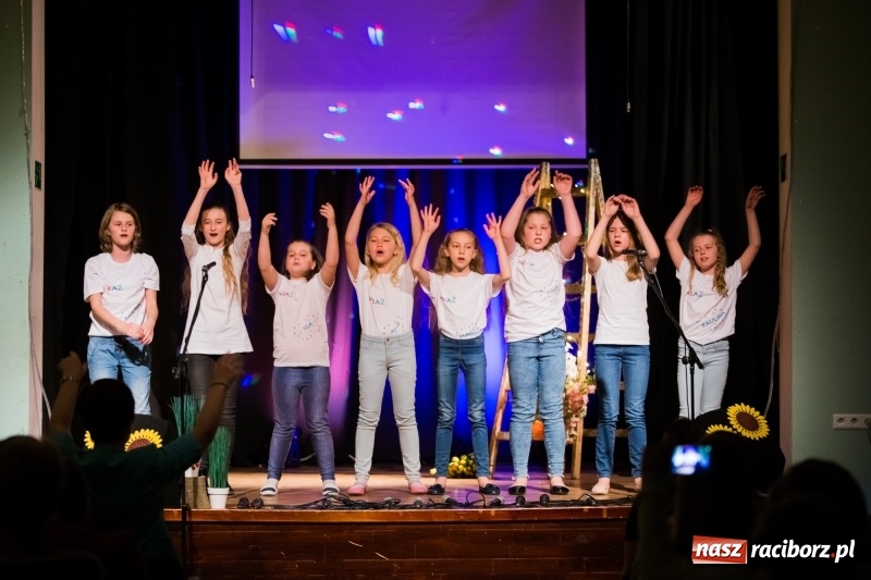 Zdjęcie w galerii na portalu naszraciborz.pl: Na wiosenną nutę w Młodzieżowym Domu Kultury w Raciborzu wiadomości z regionu