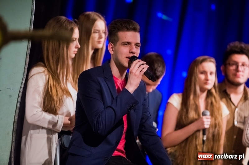 Zdjęcie w galerii na portalu naszraciborz.pl: Na wiosenną nutę w Młodzieżowym Domu Kultury w Raciborzu wiadomości z regionu