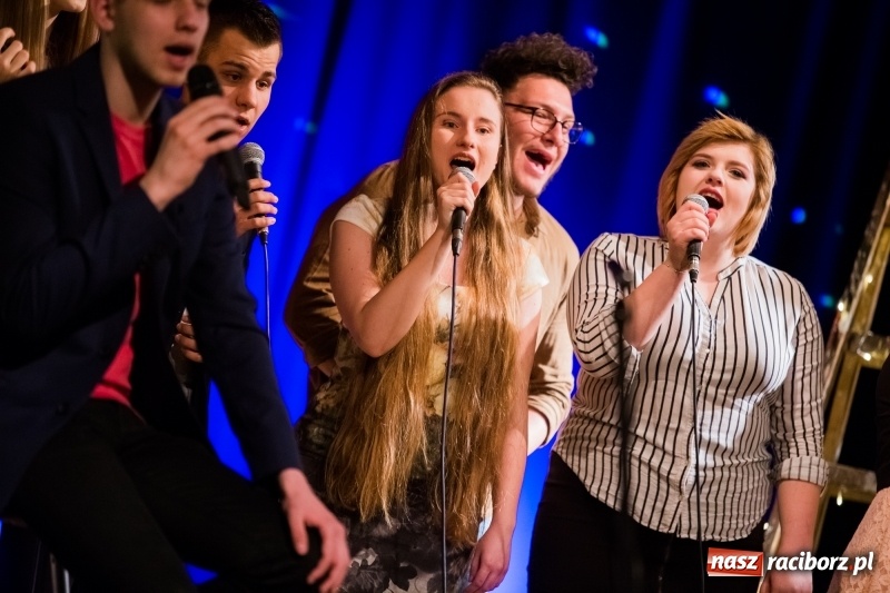 Zdjęcie w galerii na portalu naszraciborz.pl: Na wiosenną nutę w Młodzieżowym Domu Kultury w Raciborzu wiadomości z regionu