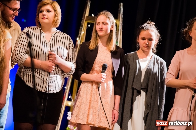 Zdjęcie w galerii na portalu naszraciborz.pl: Na wiosenną nutę w Młodzieżowym Domu Kultury w Raciborzu wiadomości z regionu