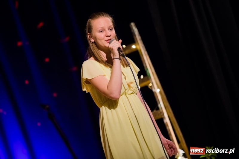 Zdjęcie w galerii na portalu naszraciborz.pl: Na wiosenną nutę w Młodzieżowym Domu Kultury w Raciborzu wiadomości z regionu