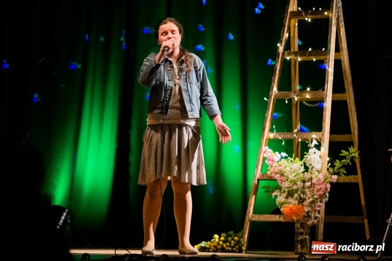 Zdjęcie w galerii na portalu naszraciborz.pl: Na wiosenną nutę w Młodzieżowym Domu Kultury w Raciborzu wiadomości z regionu
