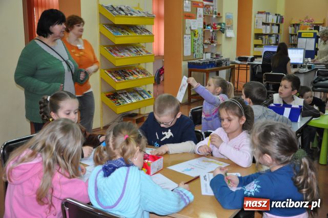 Zdjęcie w galerii na portalu naszraciborz.pl: O Fasolce, Kropelce i Ćmie... wiadomości z regionu