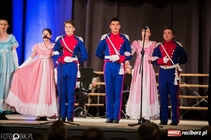 Zdjęcie w galerii na portalu naszraciborz.pl: XIV Festiwal Pieśni Stanisława Moniuszki w Domu Kultury Strzecha wiadomości z regionu