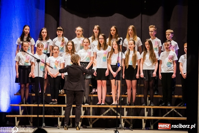 Zdjęcie w galerii na portalu naszraciborz.pl: XIV Festiwal Pieśni Stanisława Moniuszki w Domu Kultury Strzecha wiadomości z regionu