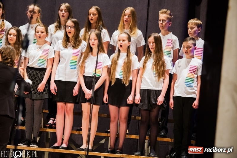 Zdjęcie w galerii na portalu naszraciborz.pl: XIV Festiwal Pieśni Stanisława Moniuszki w Domu Kultury Strzecha wiadomości z regionu