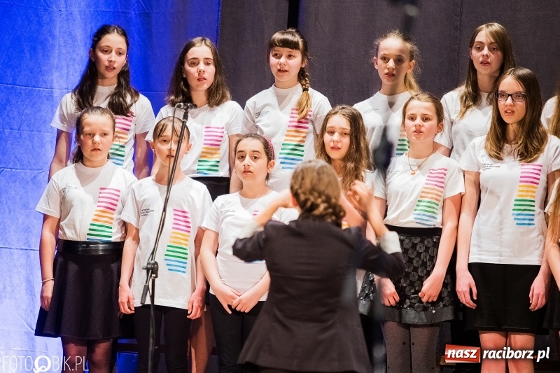 Zdjęcie w galerii na portalu naszraciborz.pl: XIV Festiwal Pieśni Stanisława Moniuszki w Domu Kultury Strzecha wiadomości z regionu