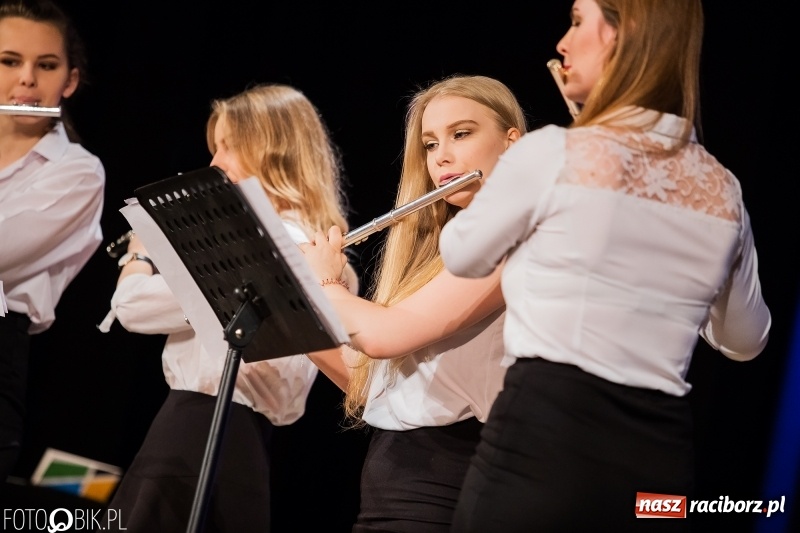 Zdjęcie w galerii na portalu naszraciborz.pl: XIV Festiwal Pieśni Stanisława Moniuszki w Domu Kultury Strzecha wiadomości z regionu