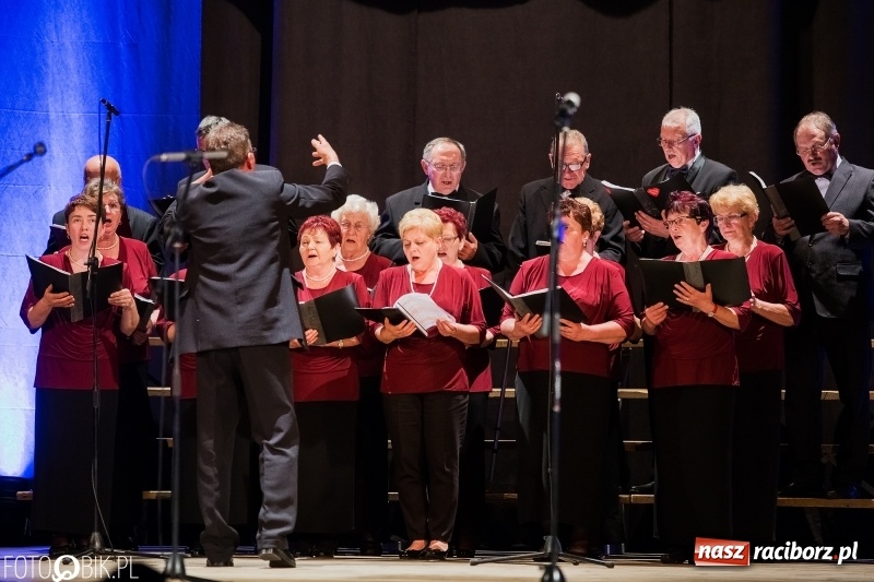 Zdjęcie w galerii na portalu naszraciborz.pl: XIV Festiwal Pieśni Stanisława Moniuszki w Domu Kultury Strzecha wiadomości z regionu