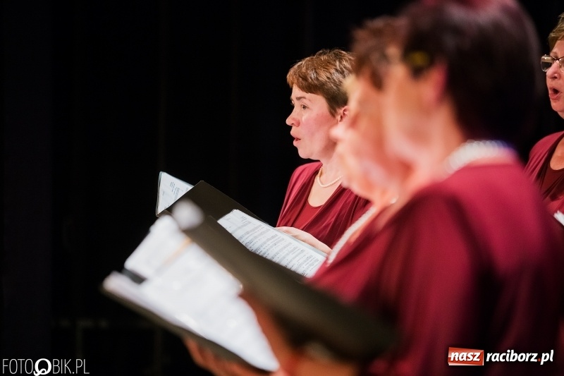 Zdjęcie w galerii na portalu naszraciborz.pl: XIV Festiwal Pieśni Stanisława Moniuszki w Domu Kultury Strzecha wiadomości z regionu