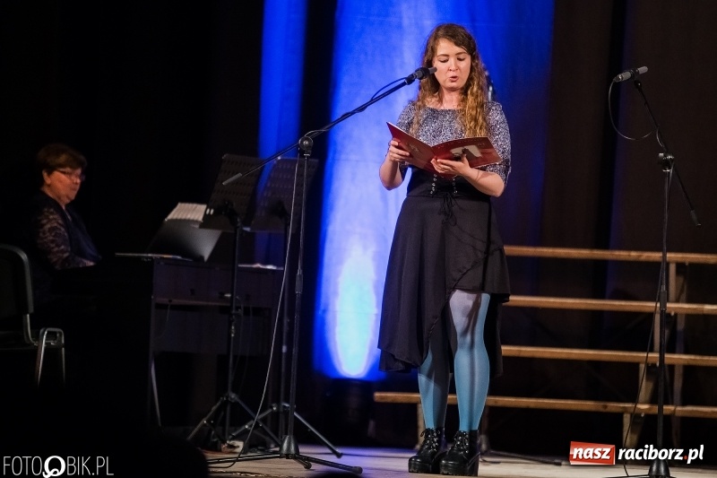 Zdjęcie w galerii na portalu naszraciborz.pl: XIV Festiwal Pieśni Stanisława Moniuszki w Domu Kultury Strzecha wiadomości z regionu