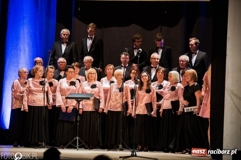 Zdjęcie w galerii na portalu naszraciborz.pl: XIV Festiwal Pieśni Stanisława Moniuszki w Domu Kultury Strzecha wiadomości z regionu