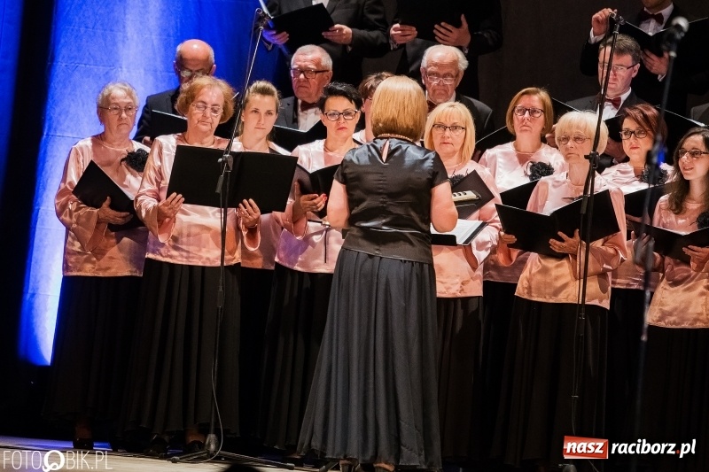 Zdjęcie w galerii na portalu naszraciborz.pl: XIV Festiwal Pieśni Stanisława Moniuszki w Domu Kultury Strzecha wiadomości z regionu