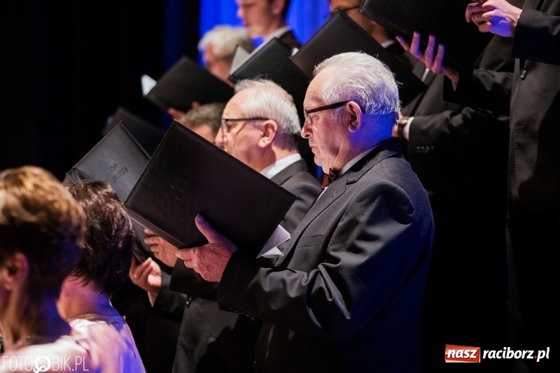 Zdjęcie w galerii na portalu naszraciborz.pl: XIV Festiwal Pieśni Stanisława Moniuszki w Domu Kultury Strzecha wiadomości z regionu