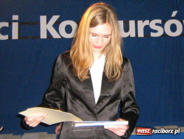 Zdjęcie w galerii na portalu naszraciborz.pl: Potrójna laureatka z Gimnazjum nr 1 wiadomości z regionu