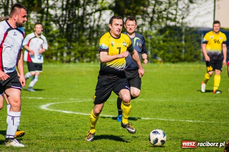 Zdjęcie w galerii na portalu naszraciborz.pl: Miał być spacerek, wyszła męczarnia. Podział punktów przy Tuwima wiadomości z regionu