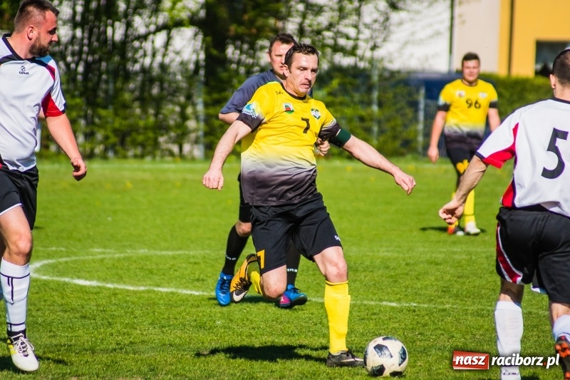 Zdjęcie w galerii na portalu naszraciborz.pl: Miał być spacerek, wyszła męczarnia. Podział punktów przy Tuwima wiadomości z regionu