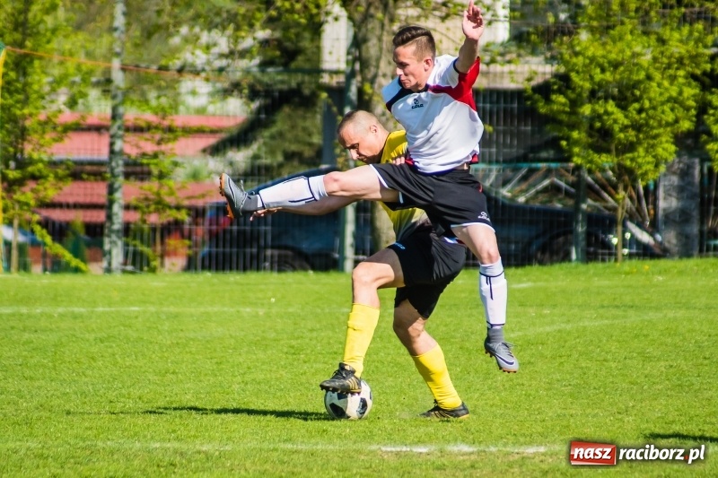 Zdjęcie w galerii na portalu naszraciborz.pl: Miał być spacerek, wyszła męczarnia. Podział punktów przy Tuwima wiadomości z regionu